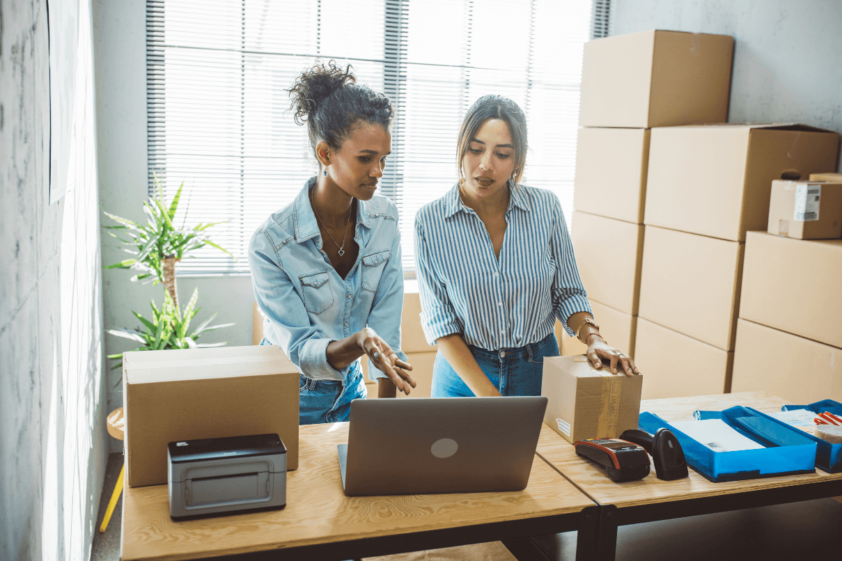 Conseiller You Energie accompagnant un artisan sur son contrat d'énergie